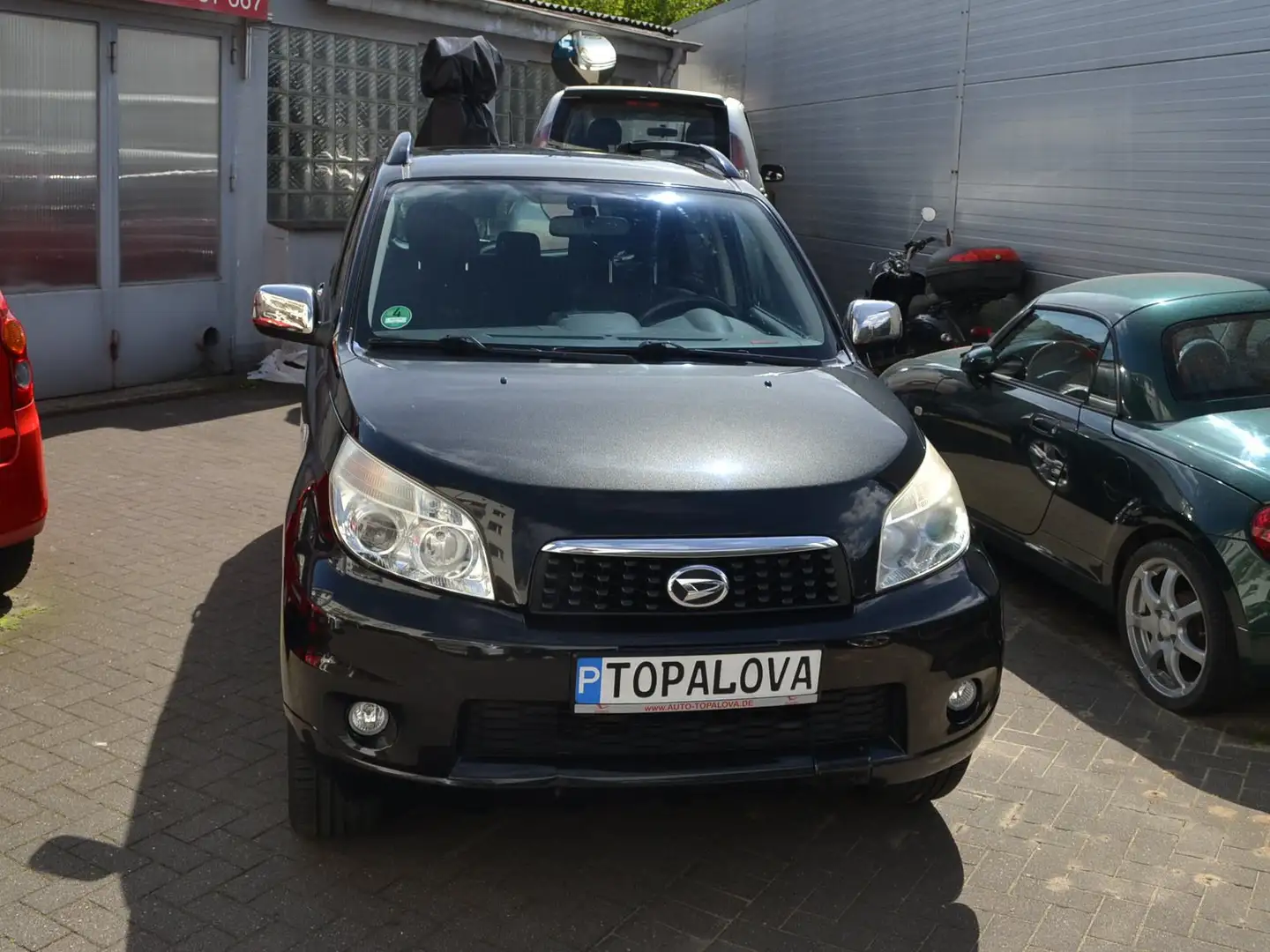 Daihatsu Terios 2WD Automatik Top Rückfahrcam+PDC Ganzjah.Reif. Чорний - 1