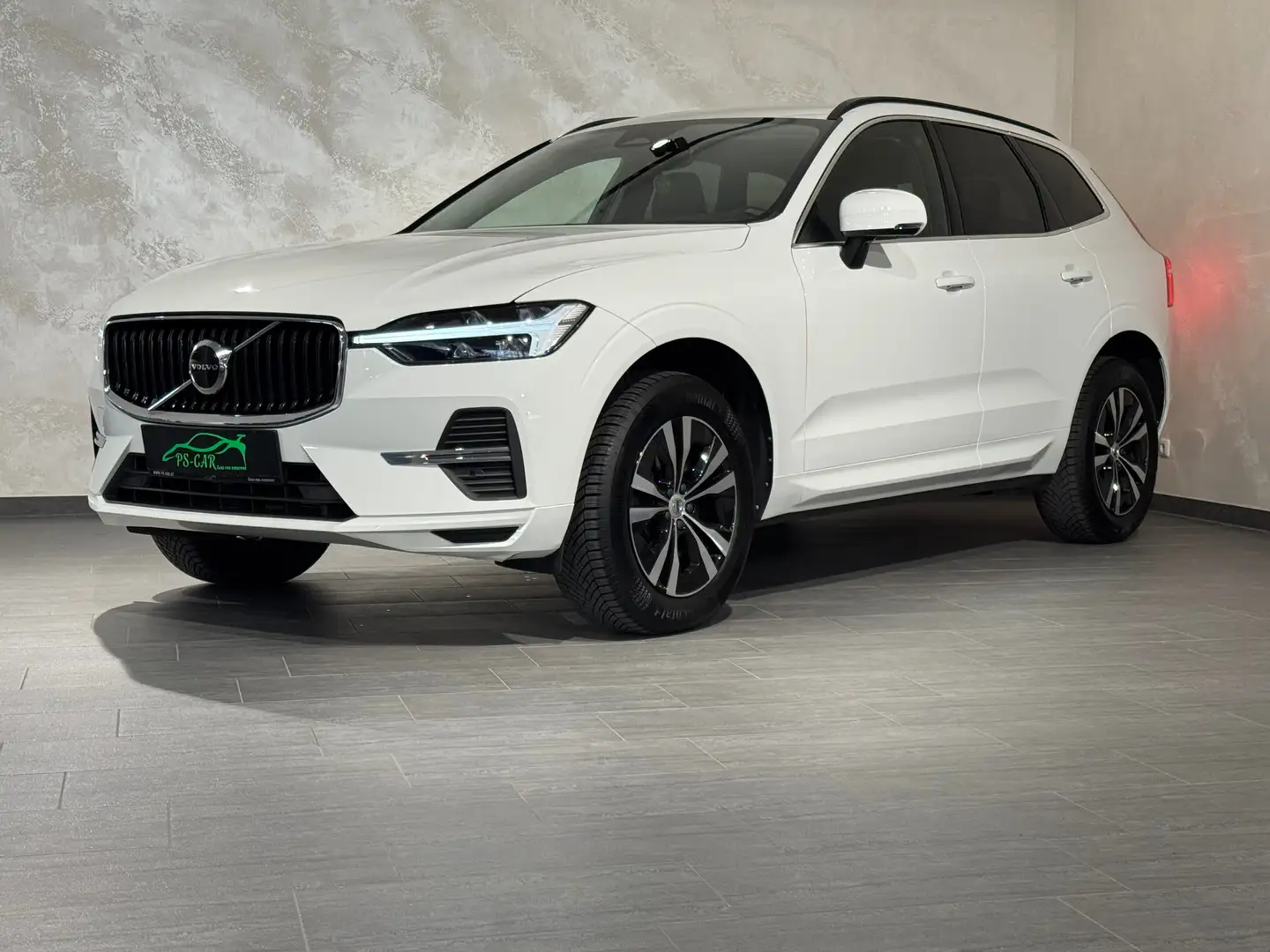 Volvo XC60 Momentum Pro AWD**Erstbesitz**LED** Weiß - 2