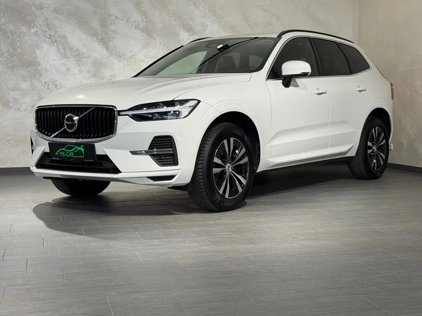 Volvo XC60 Momentum Pro AWD**Erstbesitz**LED** Weiß - 1