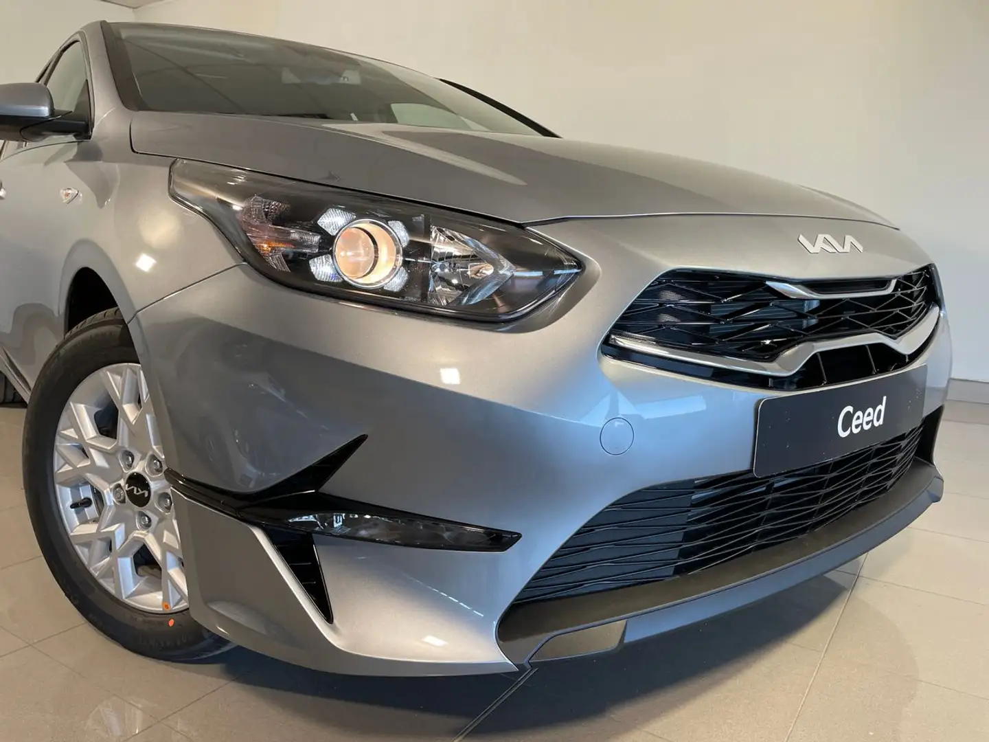 Kia Ceed / cee'd 1.0 T-GDI Drive 100 Gris - 2