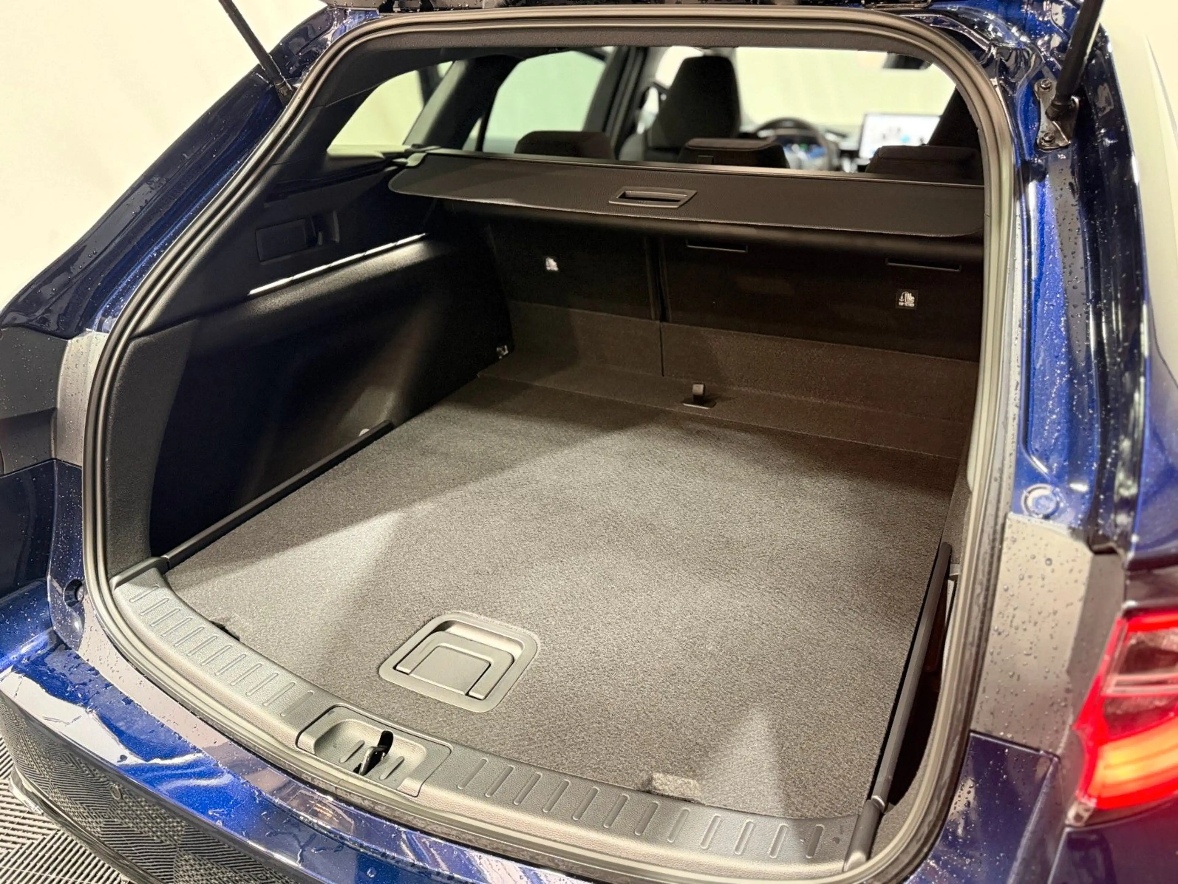 Suzuki Swace 1.8 HYBRID CVT Com+ — photo 10