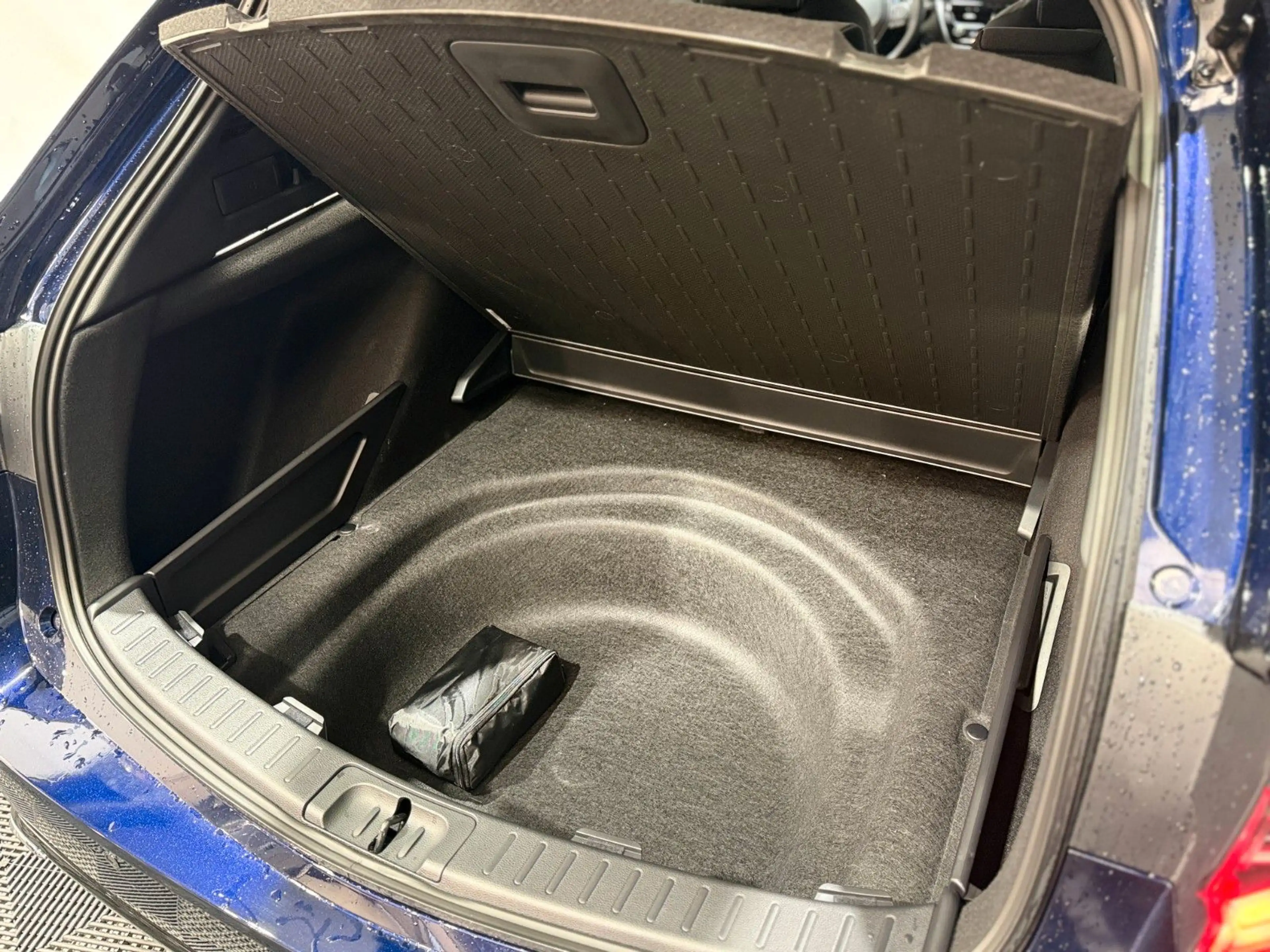 Suzuki Swace 1.8 HYBRID CVT Com+ — photo 11