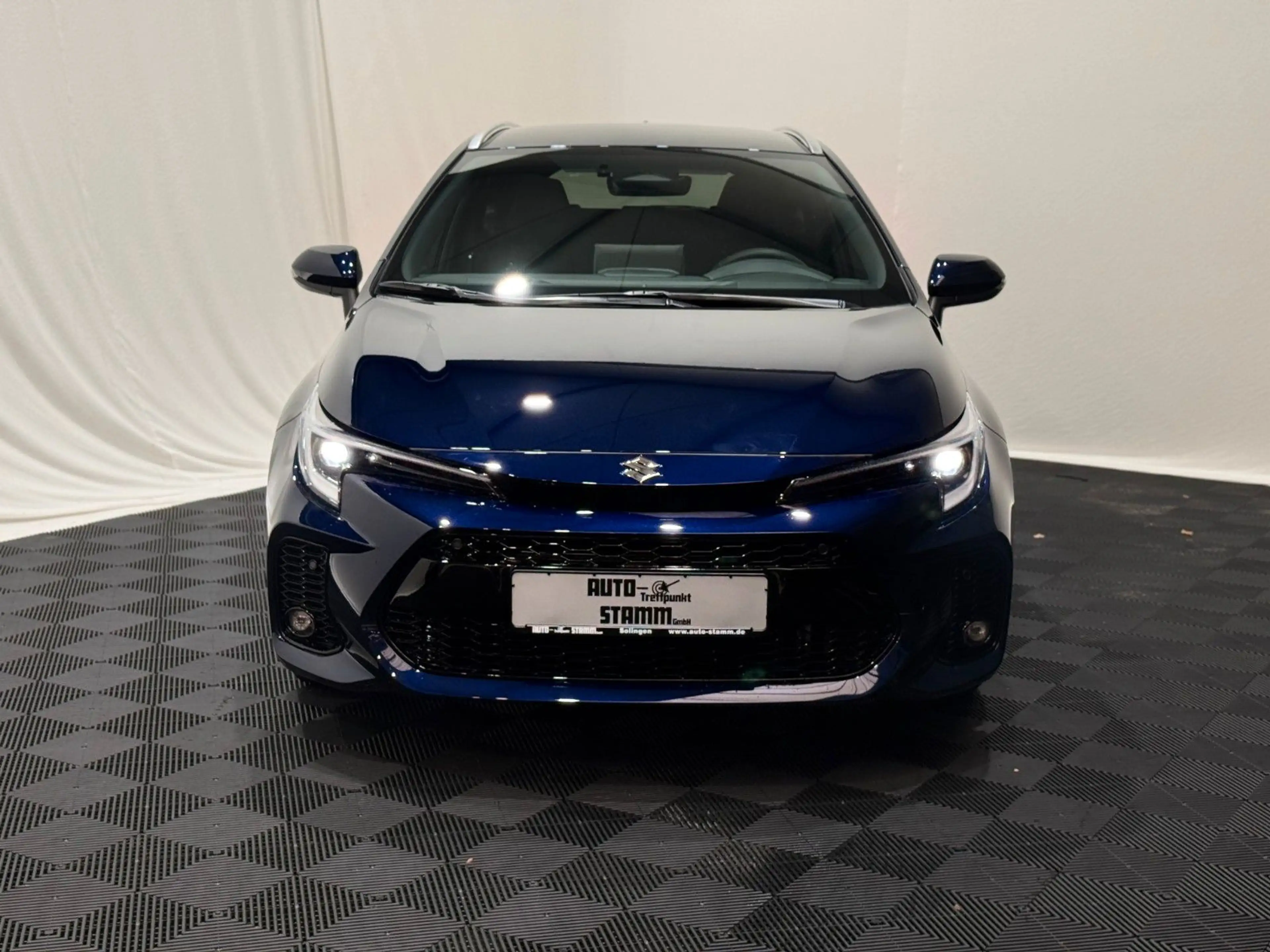 Suzuki Swace 1.8 HYBRID CVT Com+ — photo 3