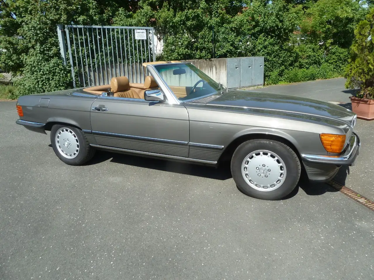Mercedes-Benz SL 560