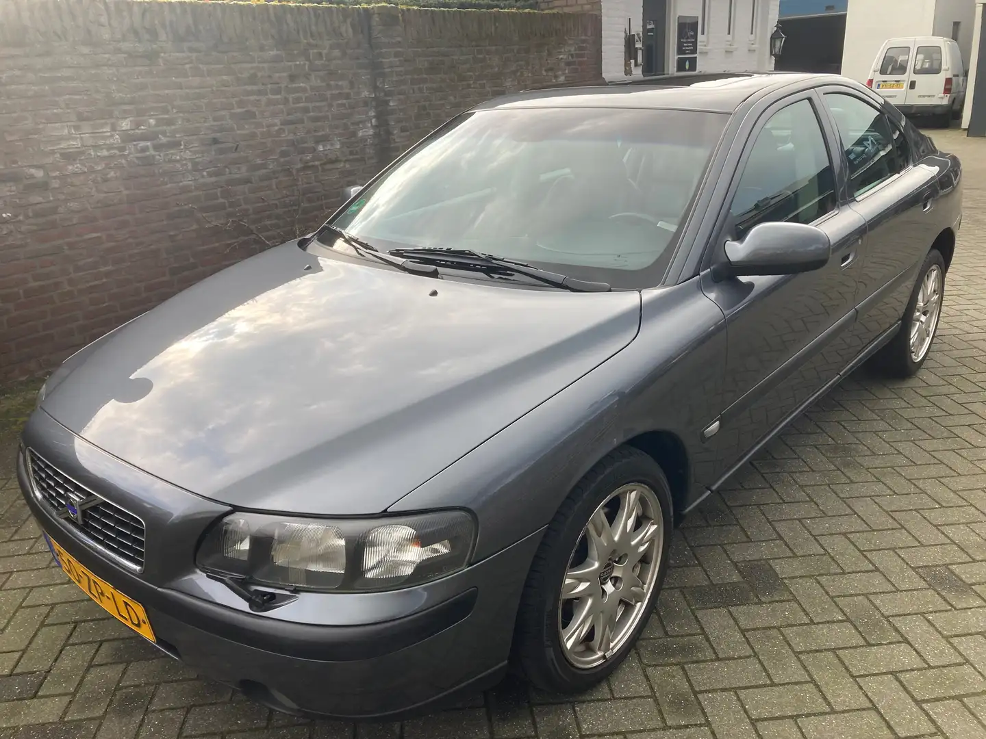 Volvo S60 2.5 T AWD Geartronic Gri - 1