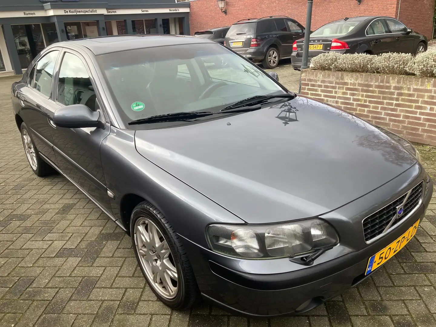 Volvo S60 2.5 T AWD Geartronic Szary - 2