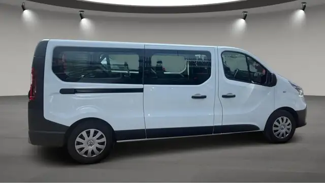 Renault Trafic view 4