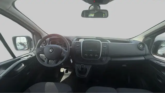 Renault Trafic view 10