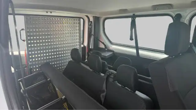 Renault Trafic view 13