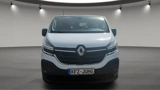 Renault Trafic view 2