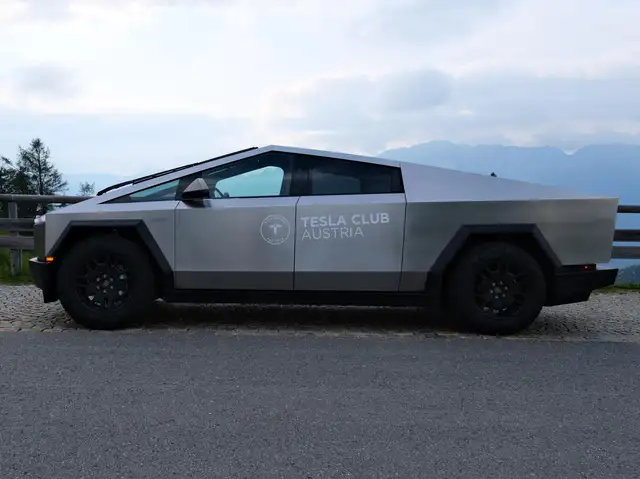 Tesla Cybertruck Cybertruck "foundation series" EU Zulassung Ansicht 1