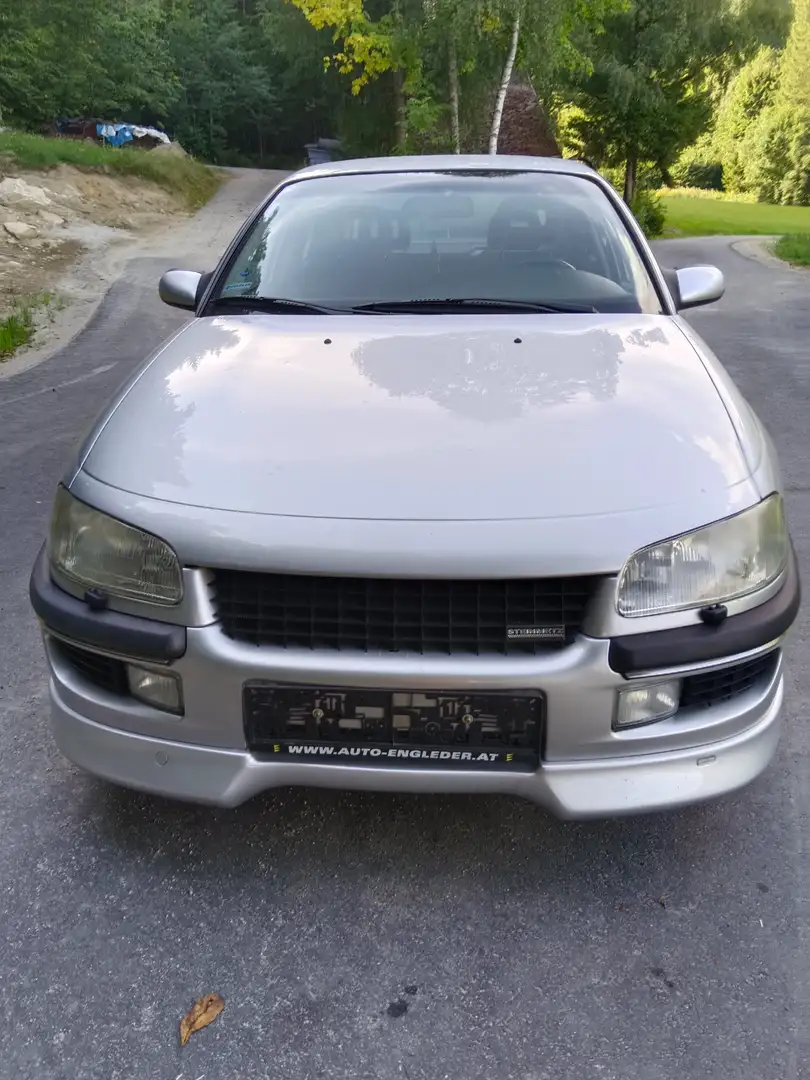 Opel Omega Omega MV6-24V 3,0i Aut. Silber - 2