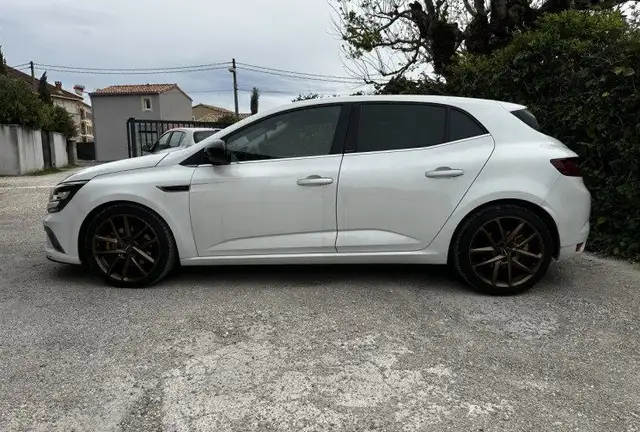 Renault Megane view 2