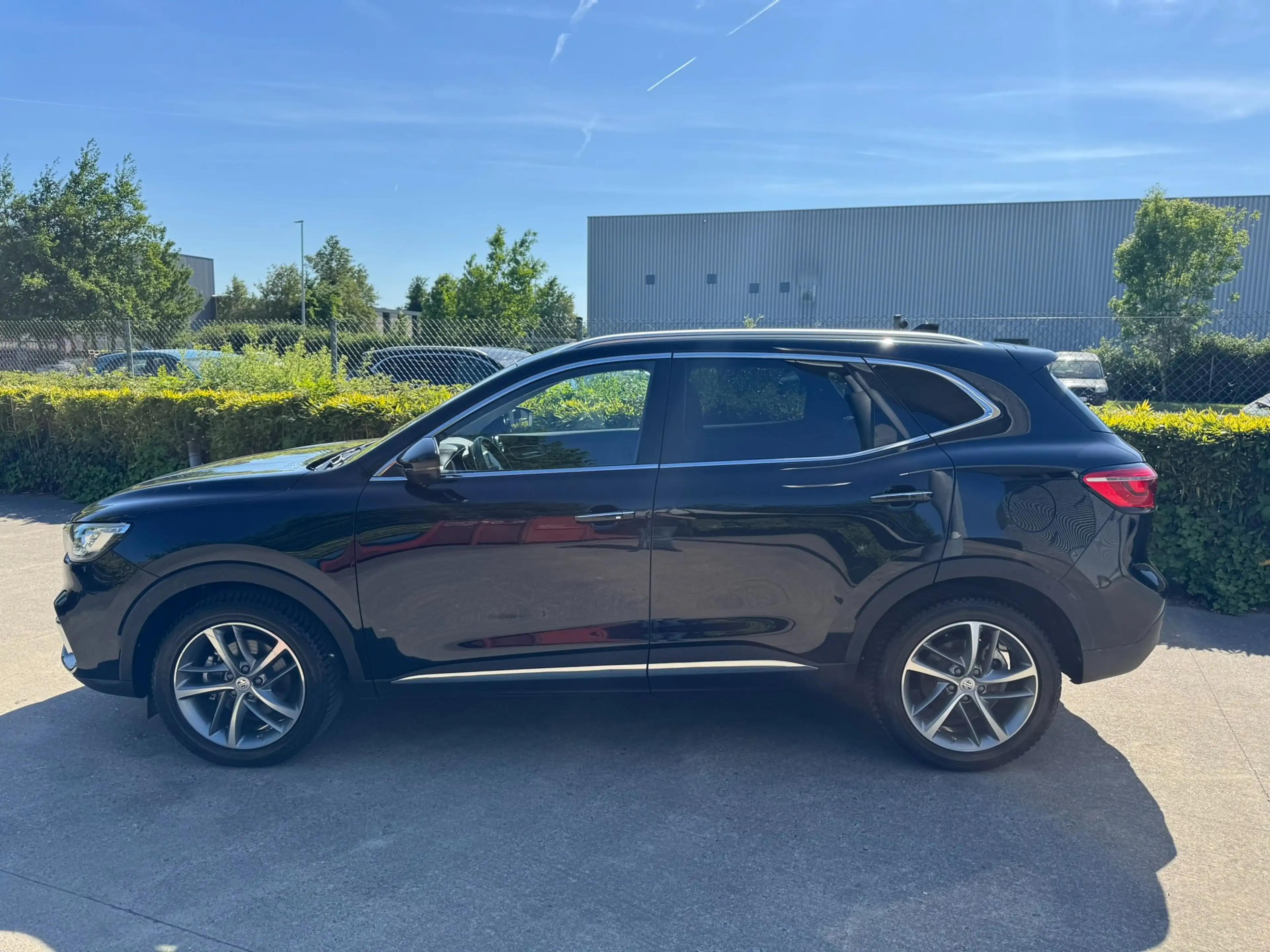 MG EHS PHEV Luxery FULL OPTION — photo 4