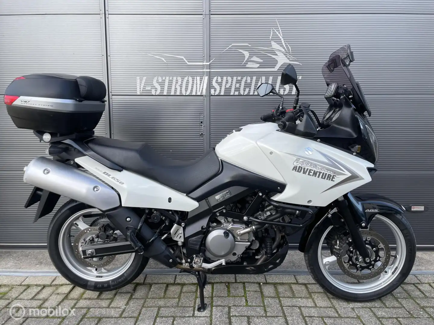 Suzuki V-Strom 650 DL T Wit - 1