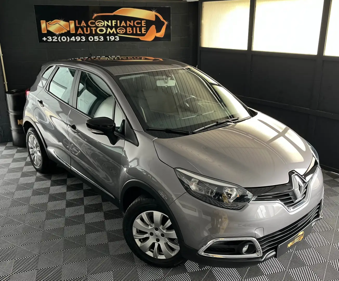 Renault Captur 0.9TCe 1er propriétaire garantie 12 mois Gris - 1