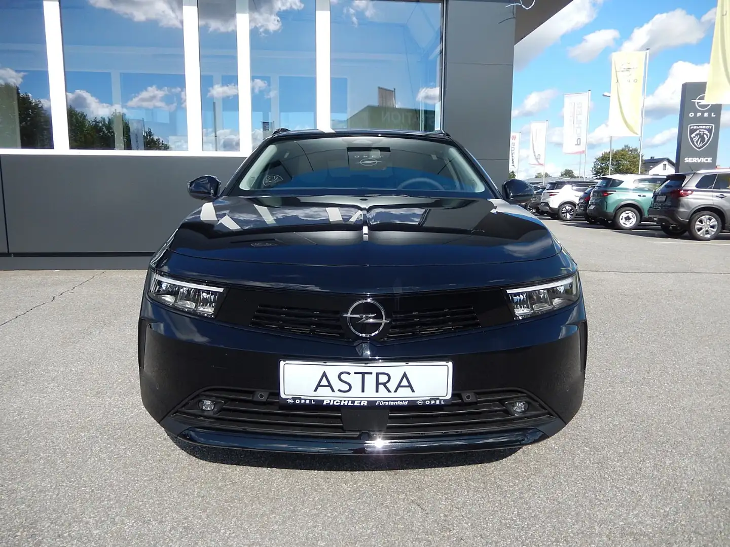 Opel Astra ST 1,2 Turbo Edition Schwarz - 2