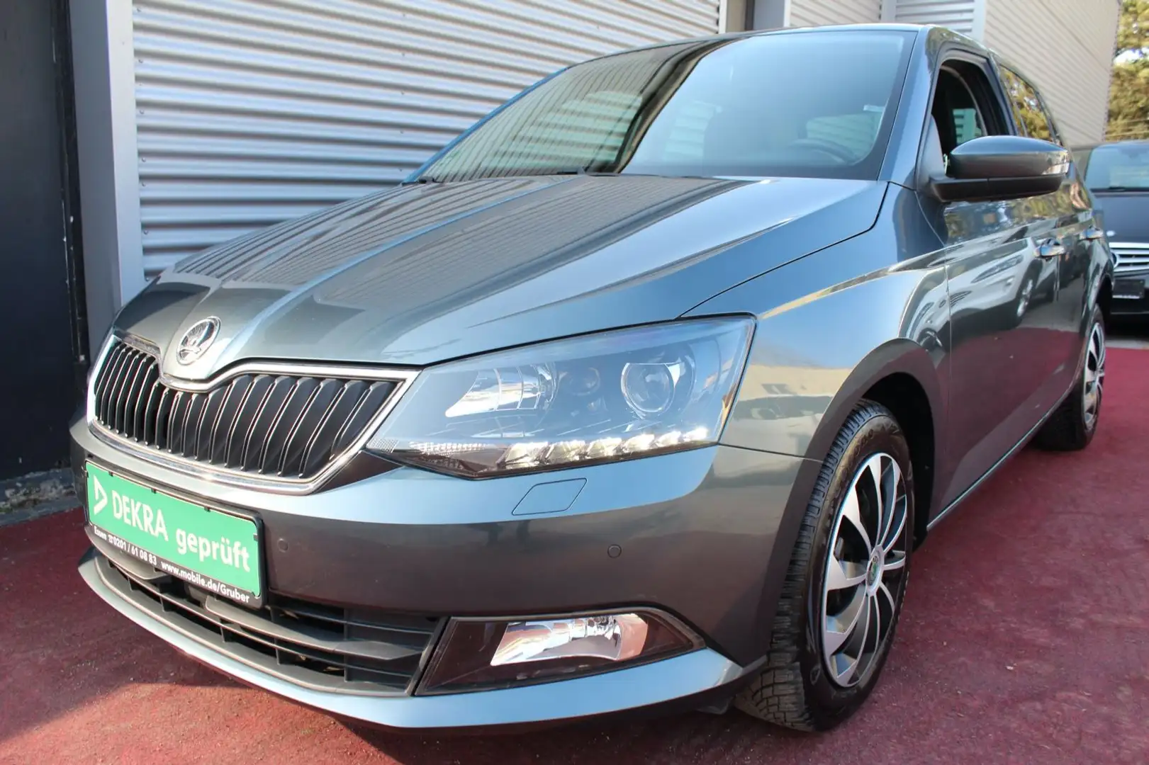 Skoda Fabia FABIA 1.0 JOY KLIMA AUDIO-DAB PDC 2.Hd Gris - 1