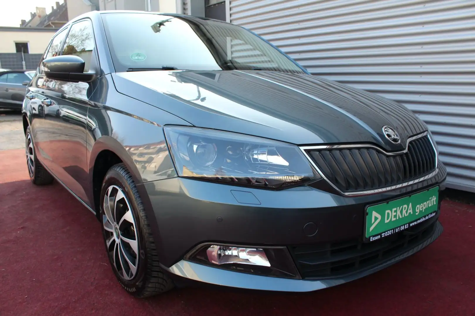 Skoda Fabia FABIA 1.0 JOY KLIMA AUDIO-DAB PDC 2.Hd Gris - 2