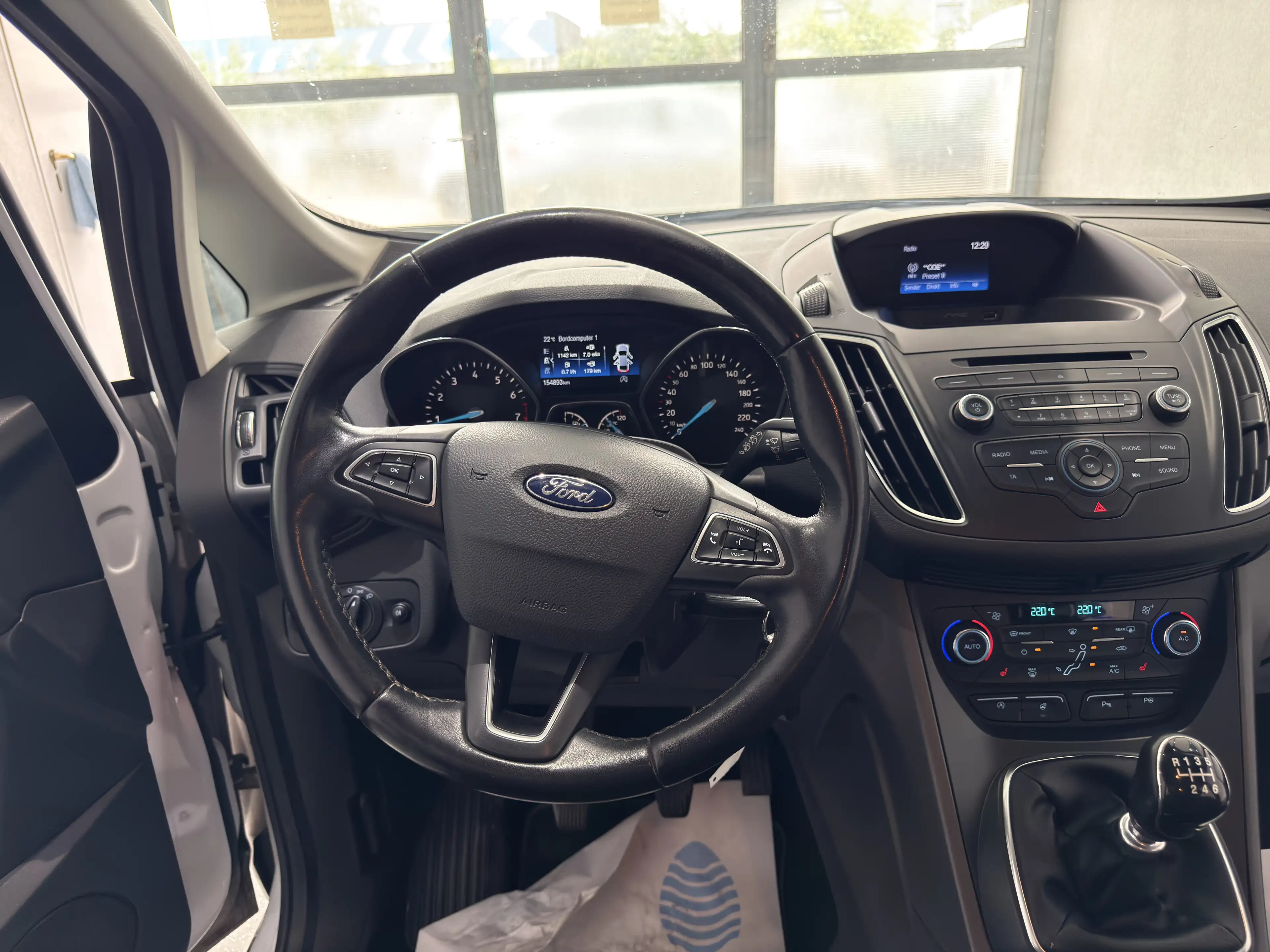 Ford Grand C-Max Trend — photo 9