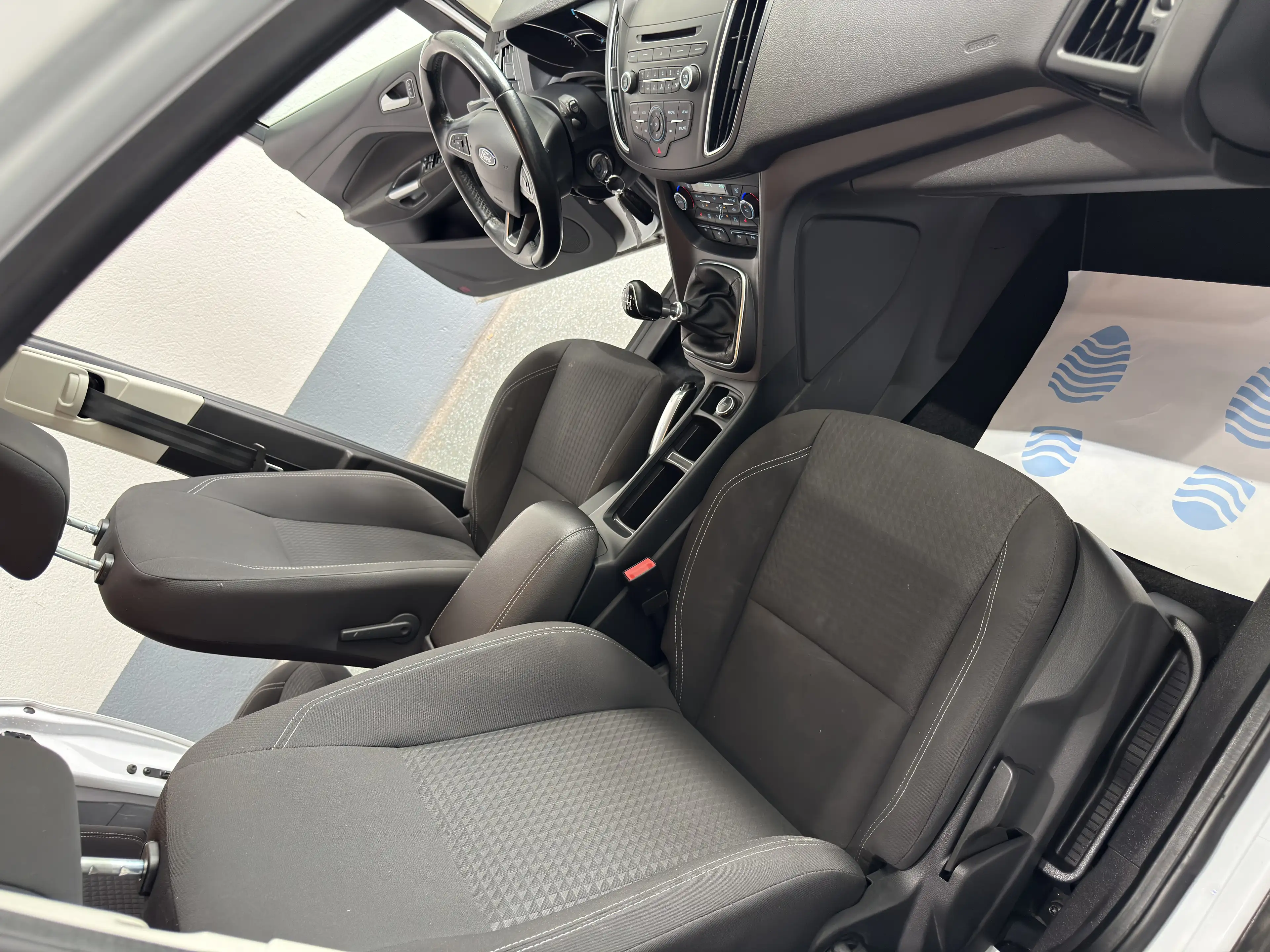 Ford Grand C-Max Trend — photo 13