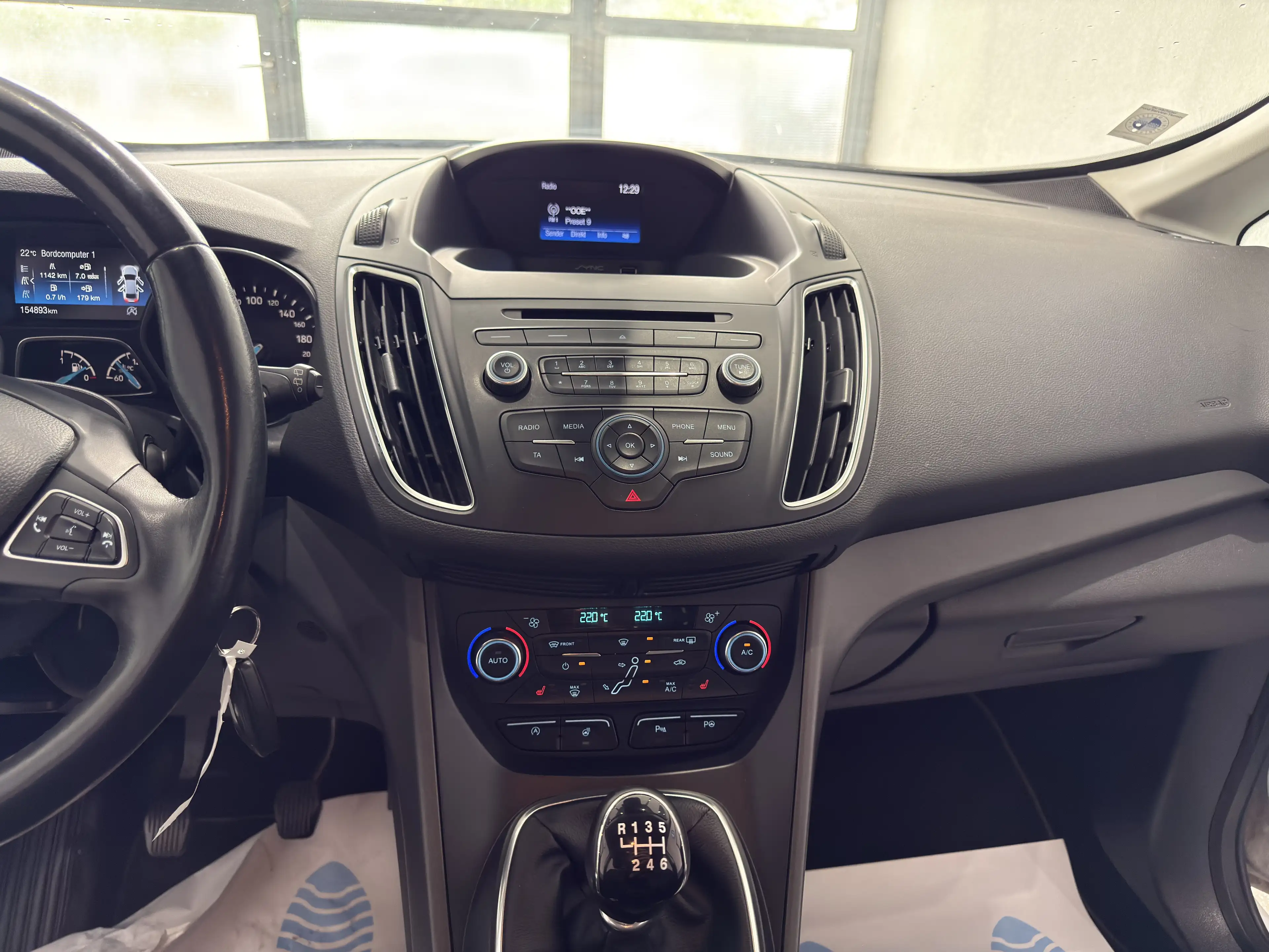 Ford Grand C-Max Trend — photo 10