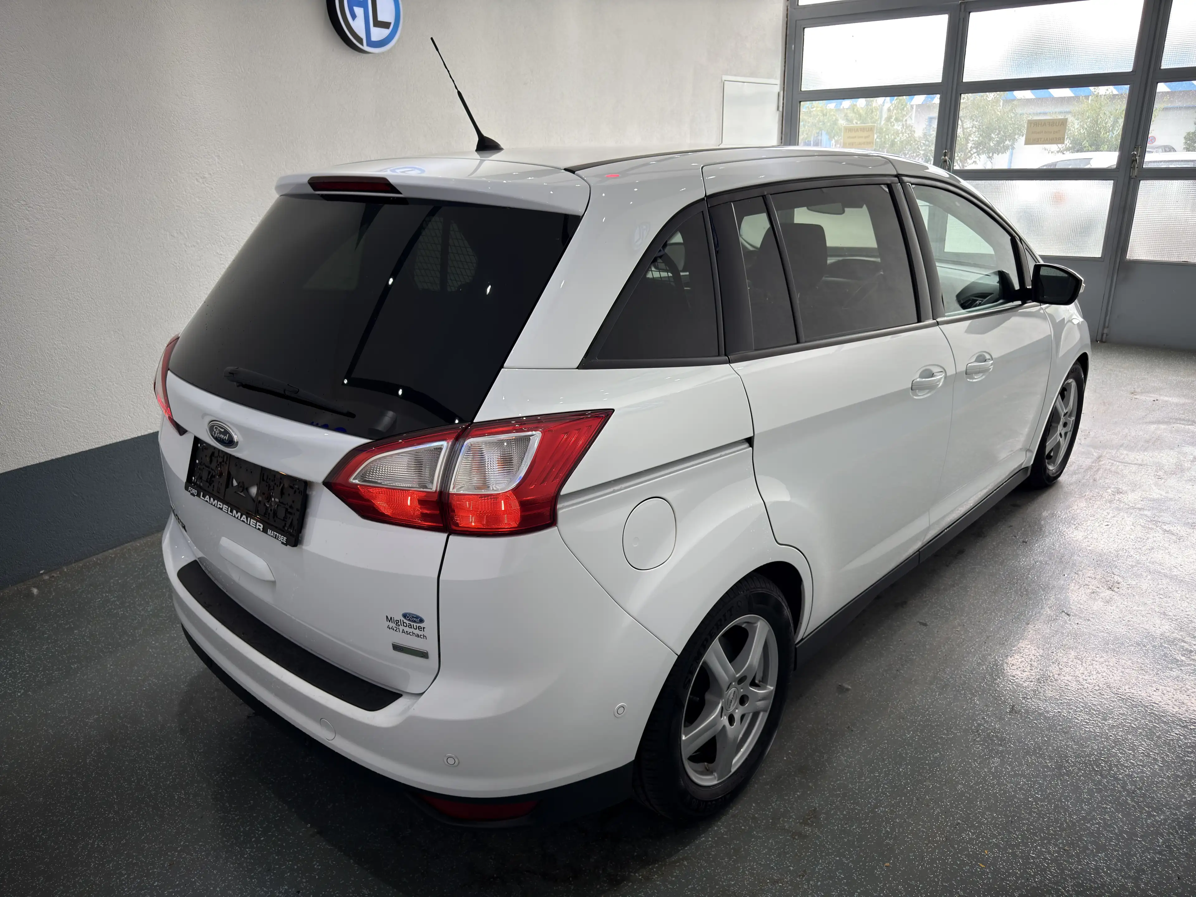 Ford Grand C-Max Trend — photo 6