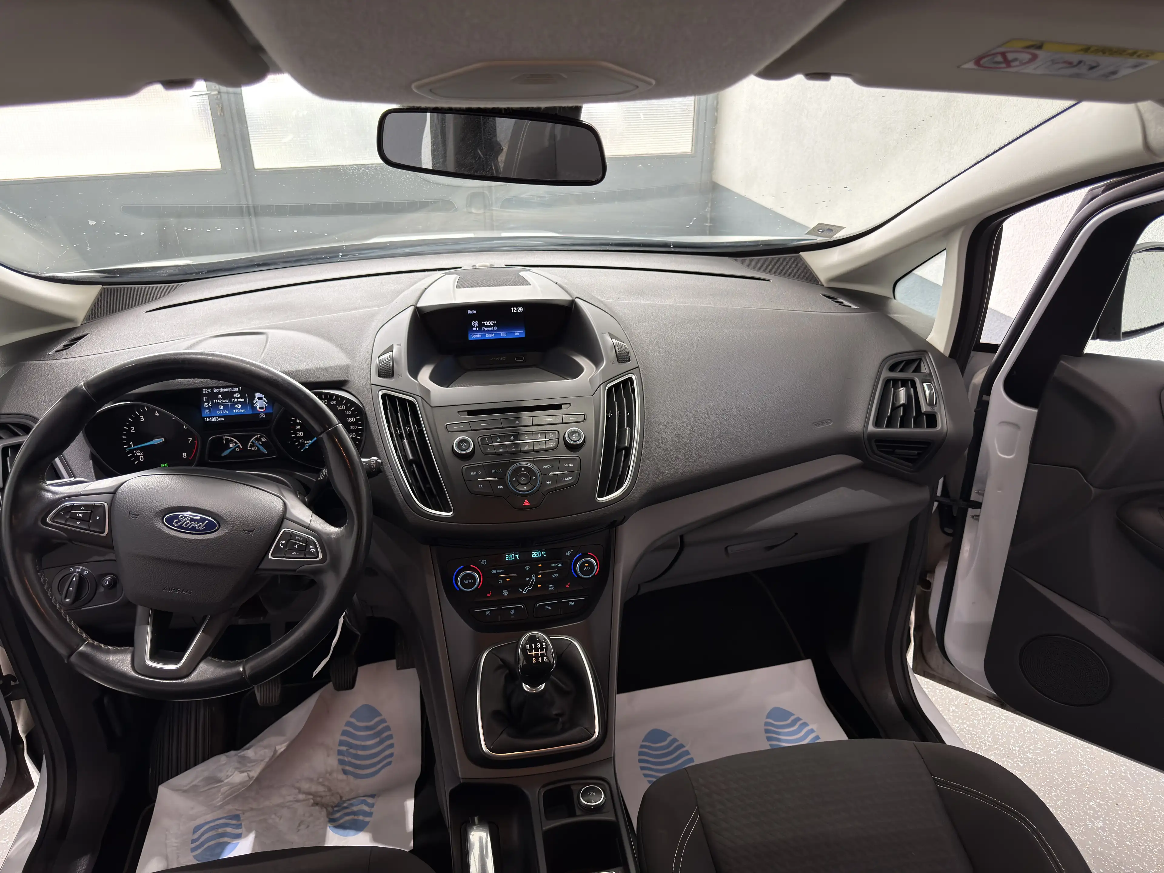 Ford Grand C-Max Trend — photo 8