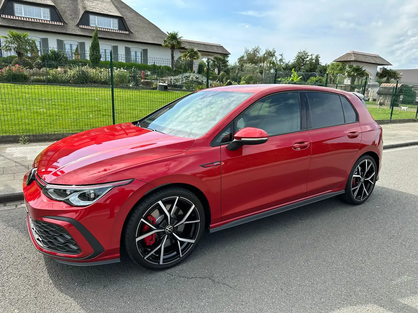 Volkswagen Golf GTI 2.0 TSI OPF Rouge - 1