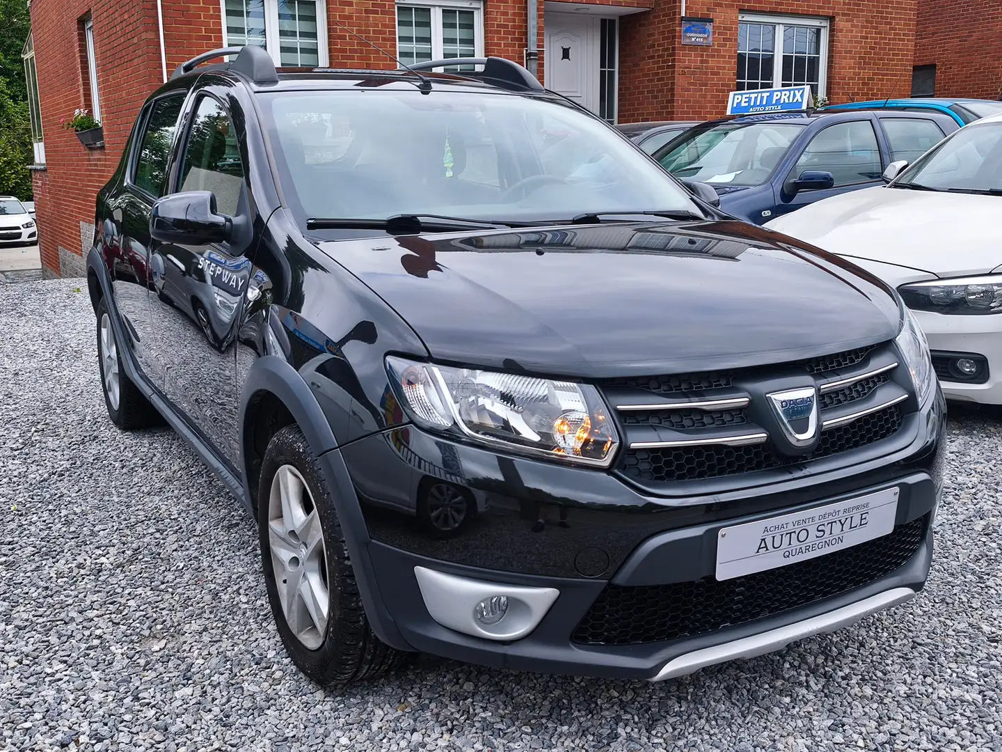 Dacia Sandero Stepway 1.5 dCi / Garantie / Bleutooth / Airco / Noir - 1