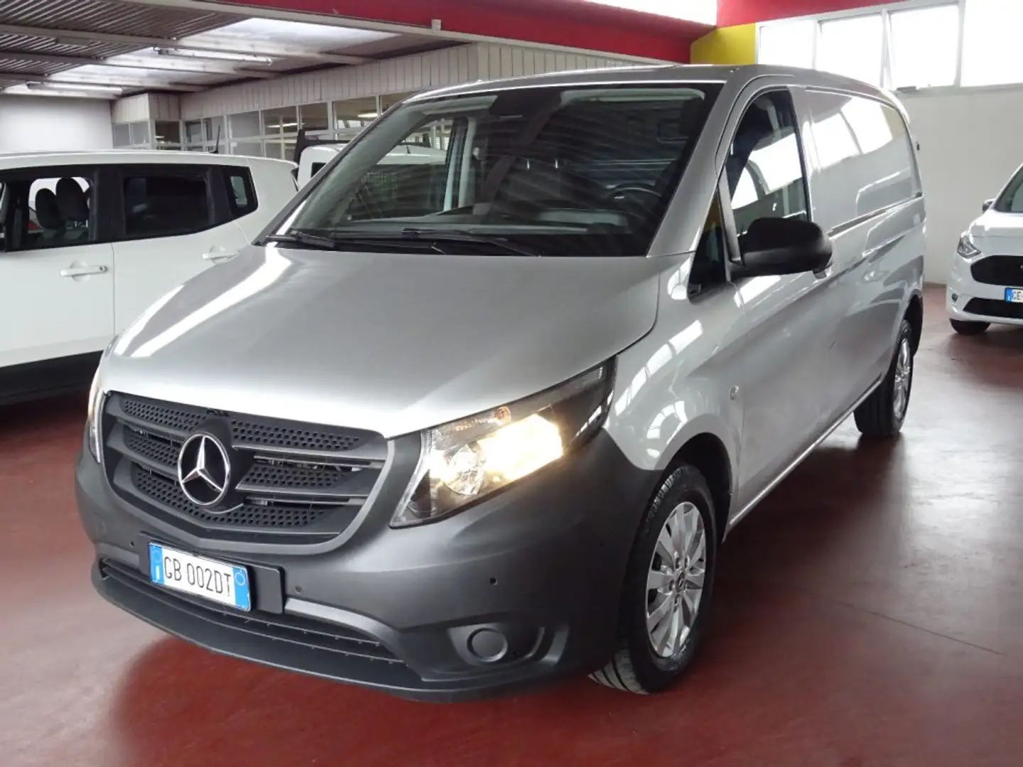 Mercedes-Benz Vito 2.2 CDI 116 HP Compact PCorto Furgone Automatico Argento - 2