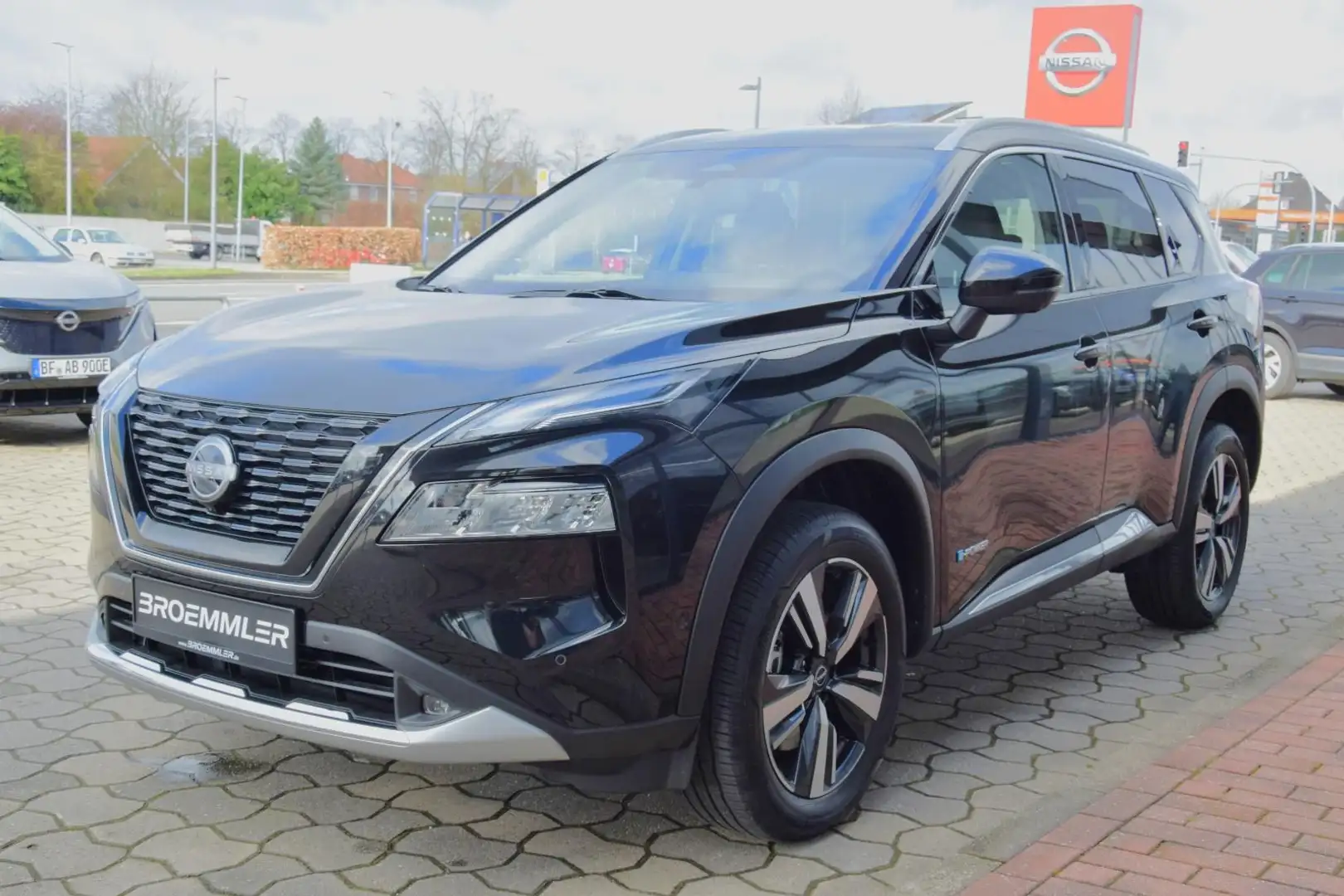 Nissan X-Trail 1,5 VC-T e-Power 4x2 Tekna Schwarz - 2