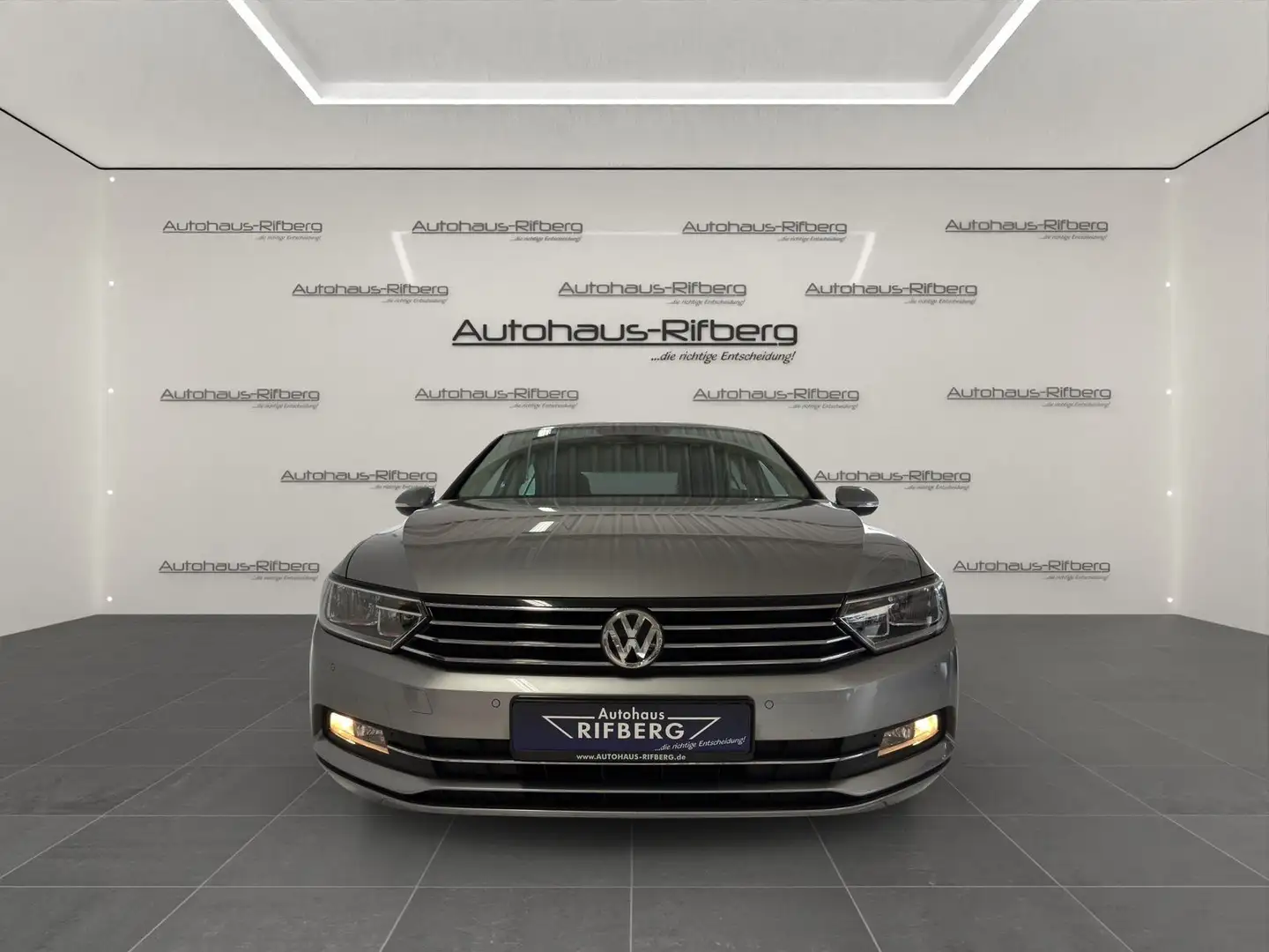 Volkswagen Passat 1,5 TSI Comfortline DSG/DCC/Navi/Mass/LED Ezüst - 2