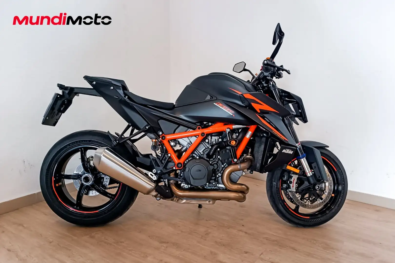 KTM 1390 Super Duke R - 1
