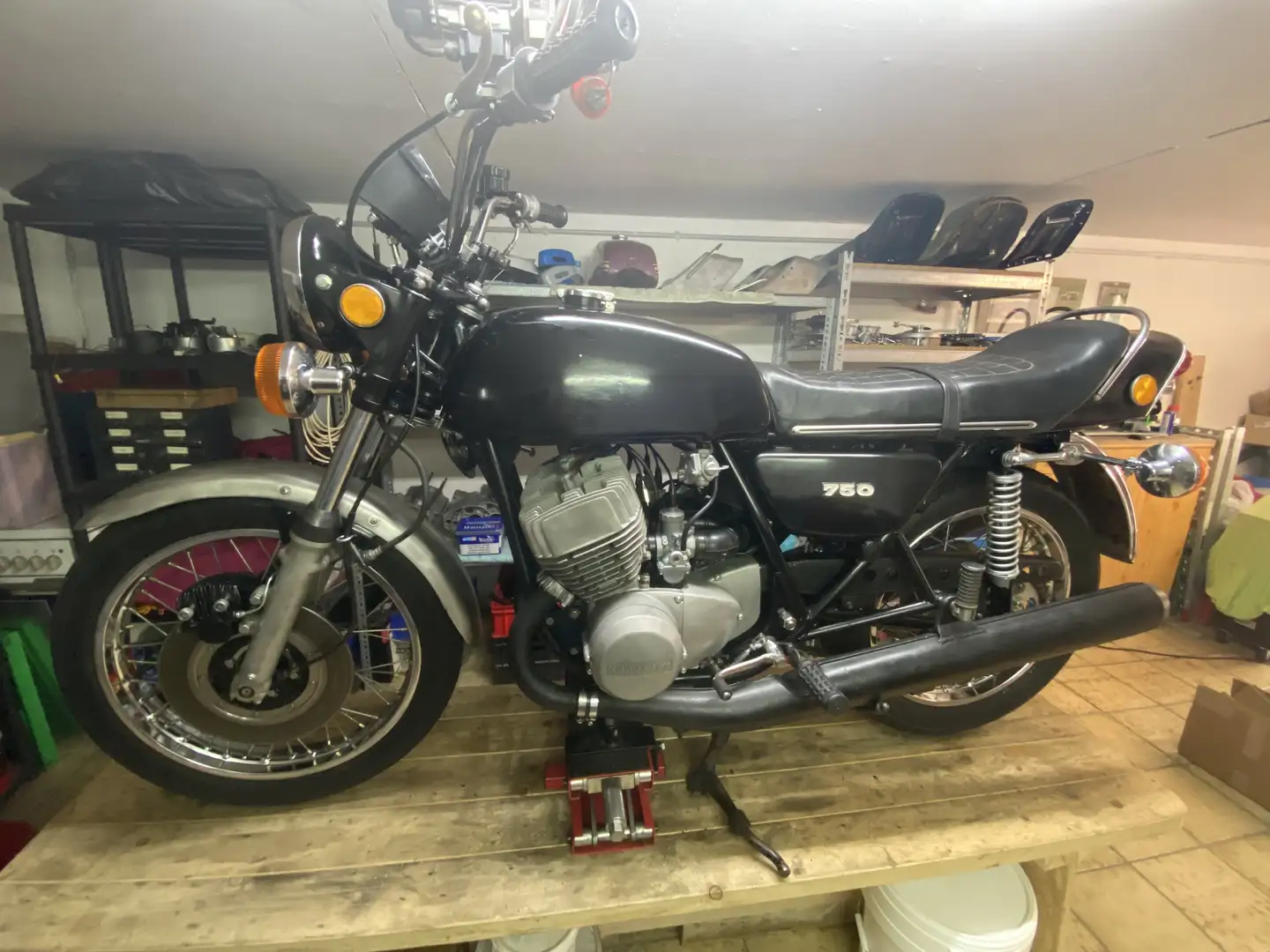 Kawasaki 750 H2 Mach IV - 1