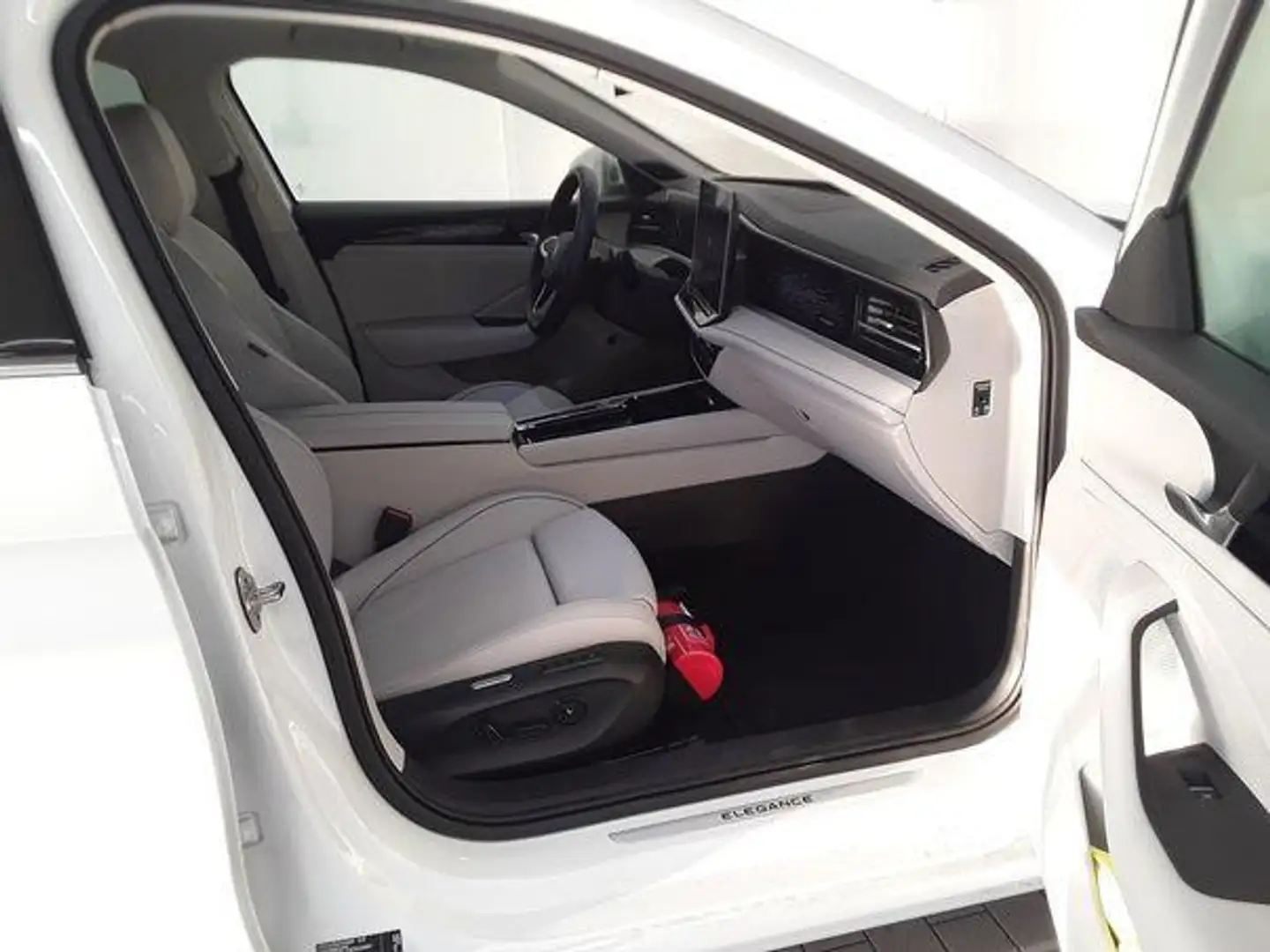 Volkswagen Passat Variant 2.0 TDI ELEGANCE 4x4*ST.HZG*MATRIX*360°KAMERA*AHK* Bianco - 2