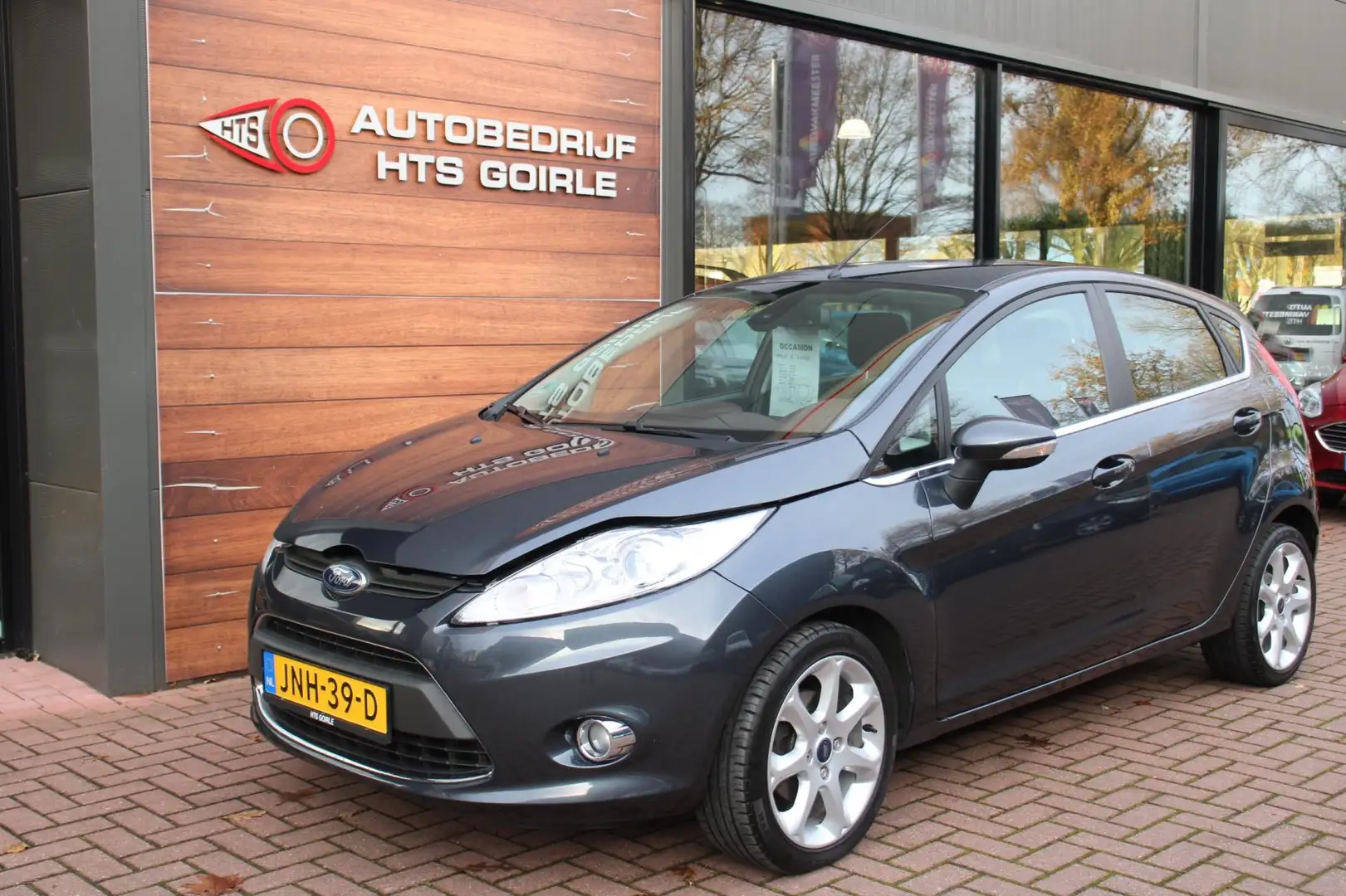 Ford Fiesta 1.25 Trend Zwart - 1