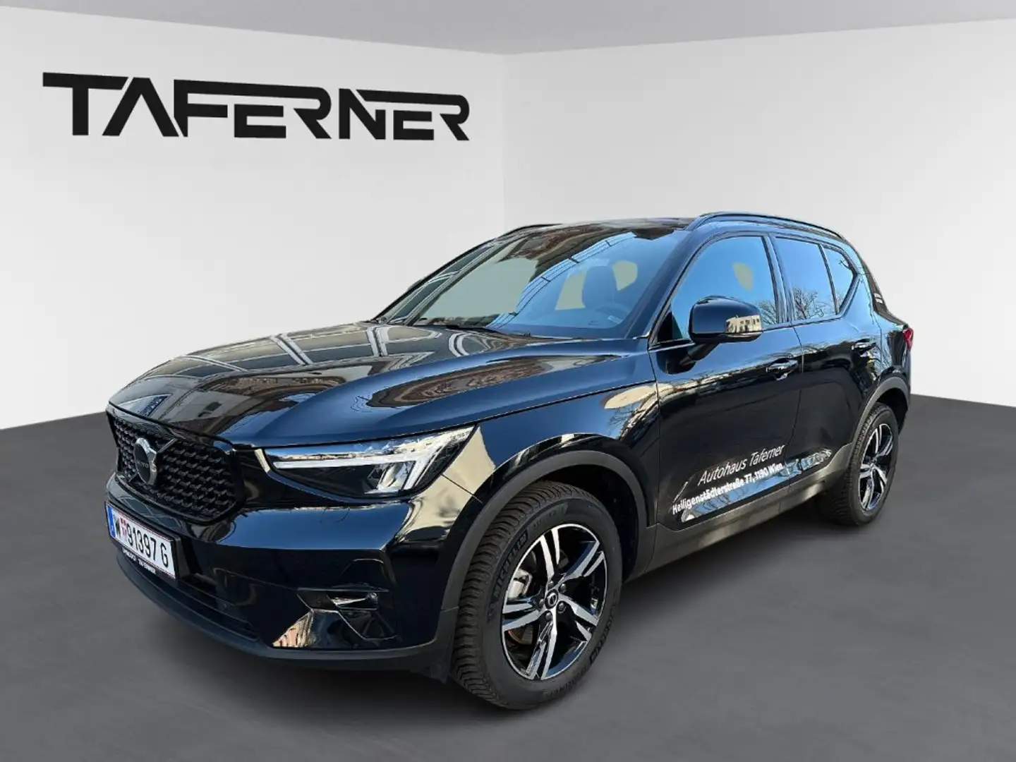 Volvo XC40 B3 A Plus Dark Schwarz - 1