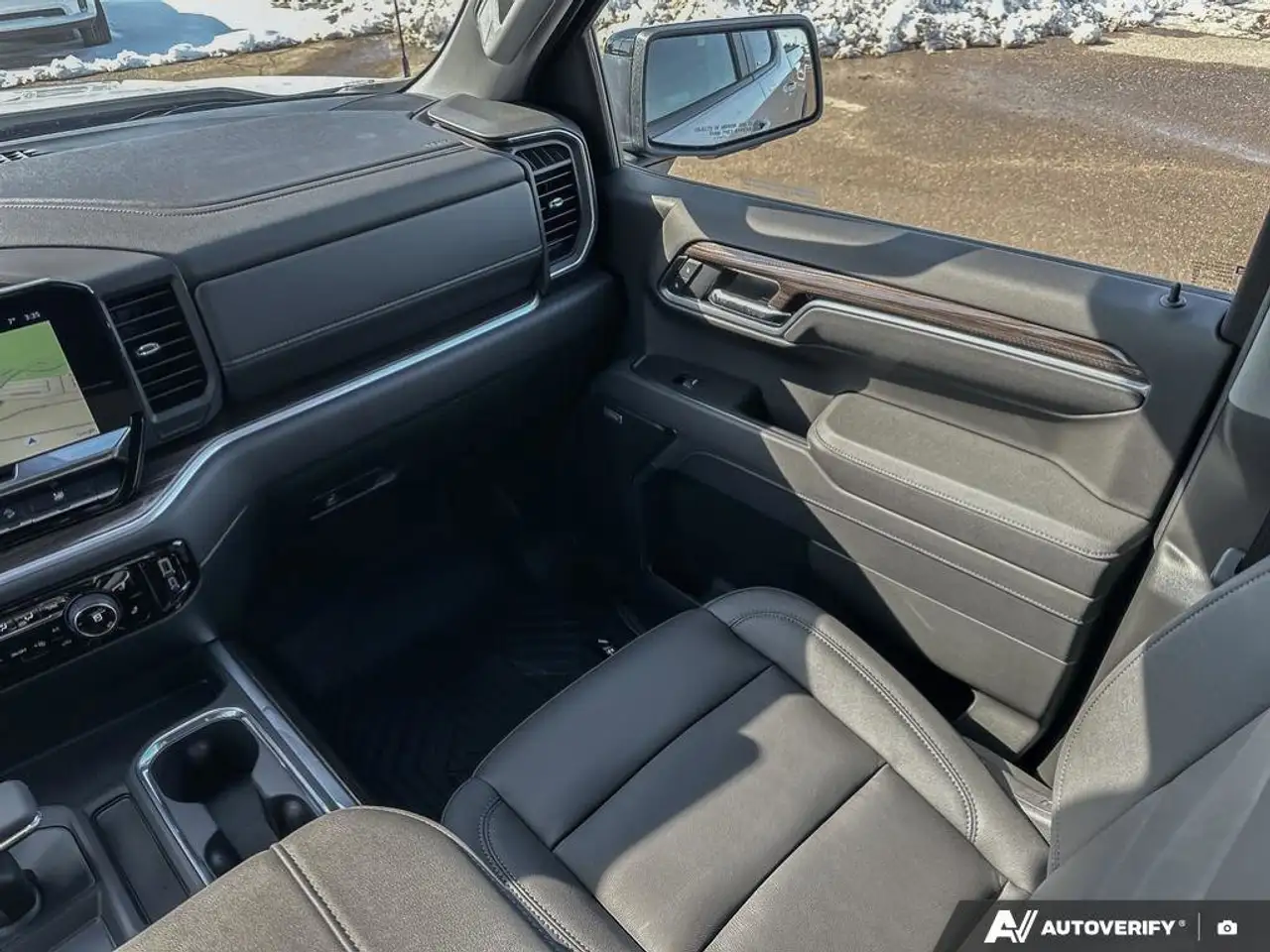 Chevrolet Silverado 1500 снимка Chevrolet Silverado 1500