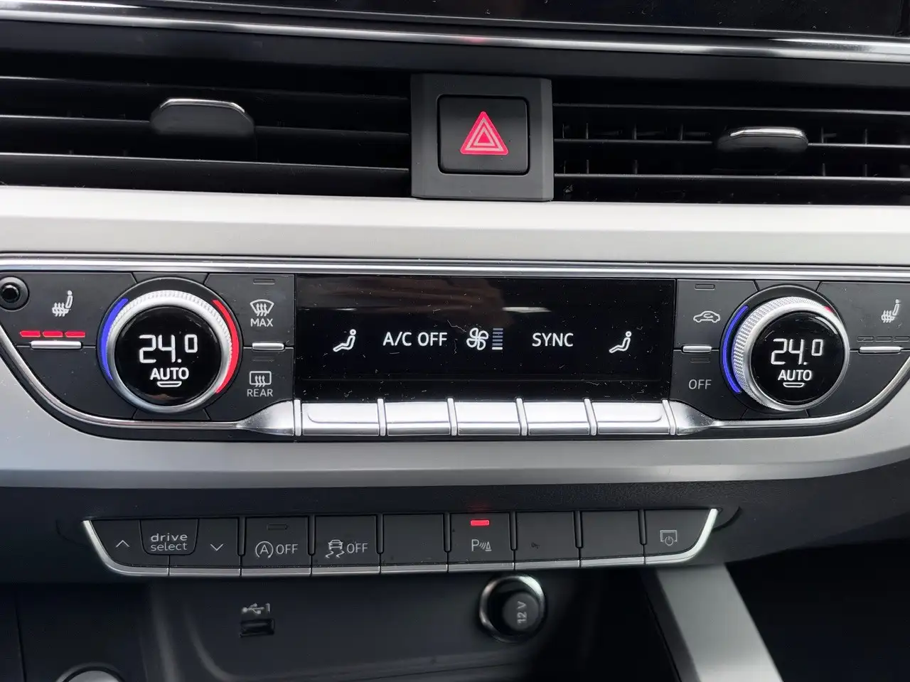 2023 Audi A4 Avant 40 TDI quattro advanced | RFK | ACC, photograph 10