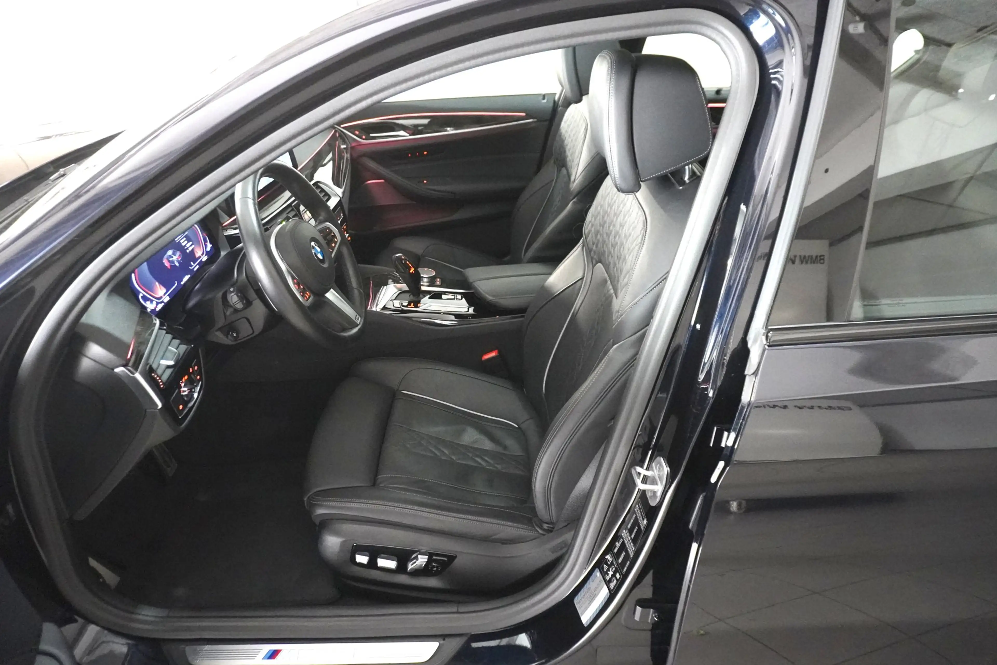 BMW M550 i xDrive — photo 5