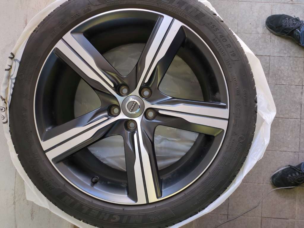 Volvo V90