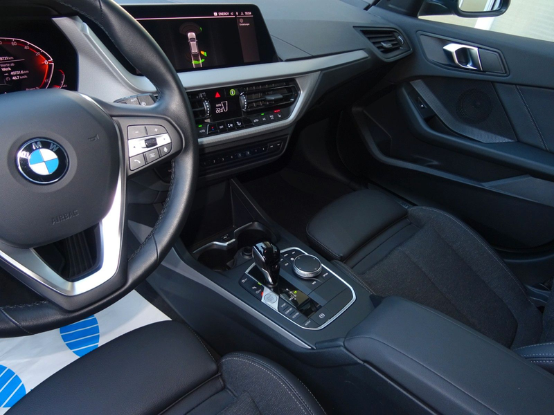 BMW 118 i Aut Advantage 17" Navi LC Pro Leder LED SHZ — photo 11