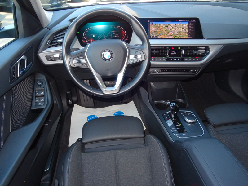 BMW 118 i Aut Advantage 17" Navi LC Pro Leder LED SHZ — photo 10