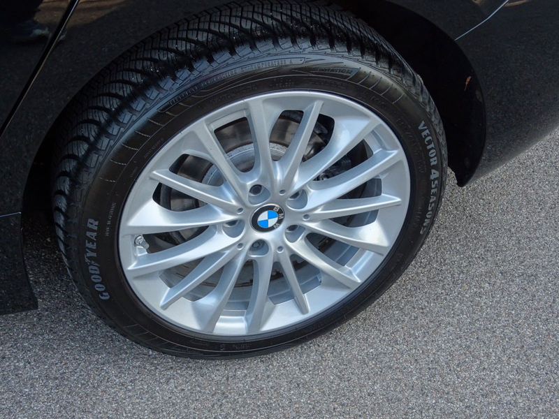 BMW 118 i Aut Advantage 17" Navi LC Pro Leder LED SHZ — photo 15