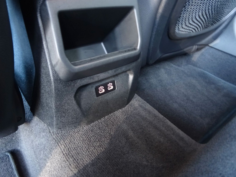 BMW 118 i Aut Advantage 17" Navi LC Pro Leder LED SHZ — photo 14