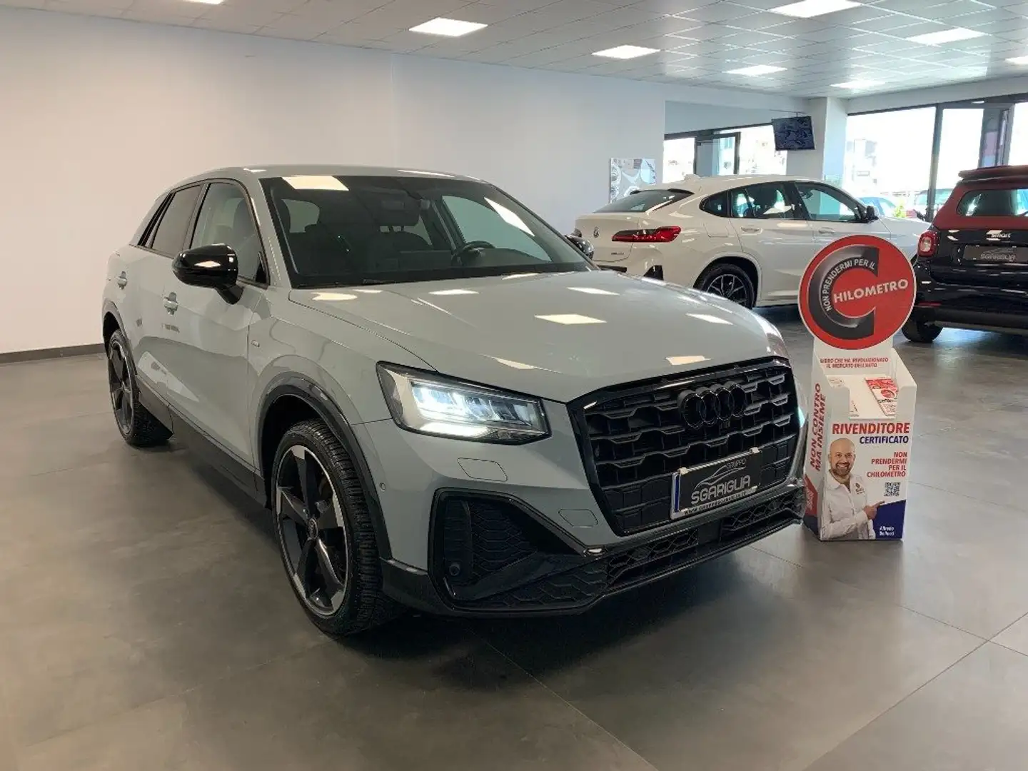 Audi Q2 30 TFSI S line Edition Identity Black Grijs - 1
