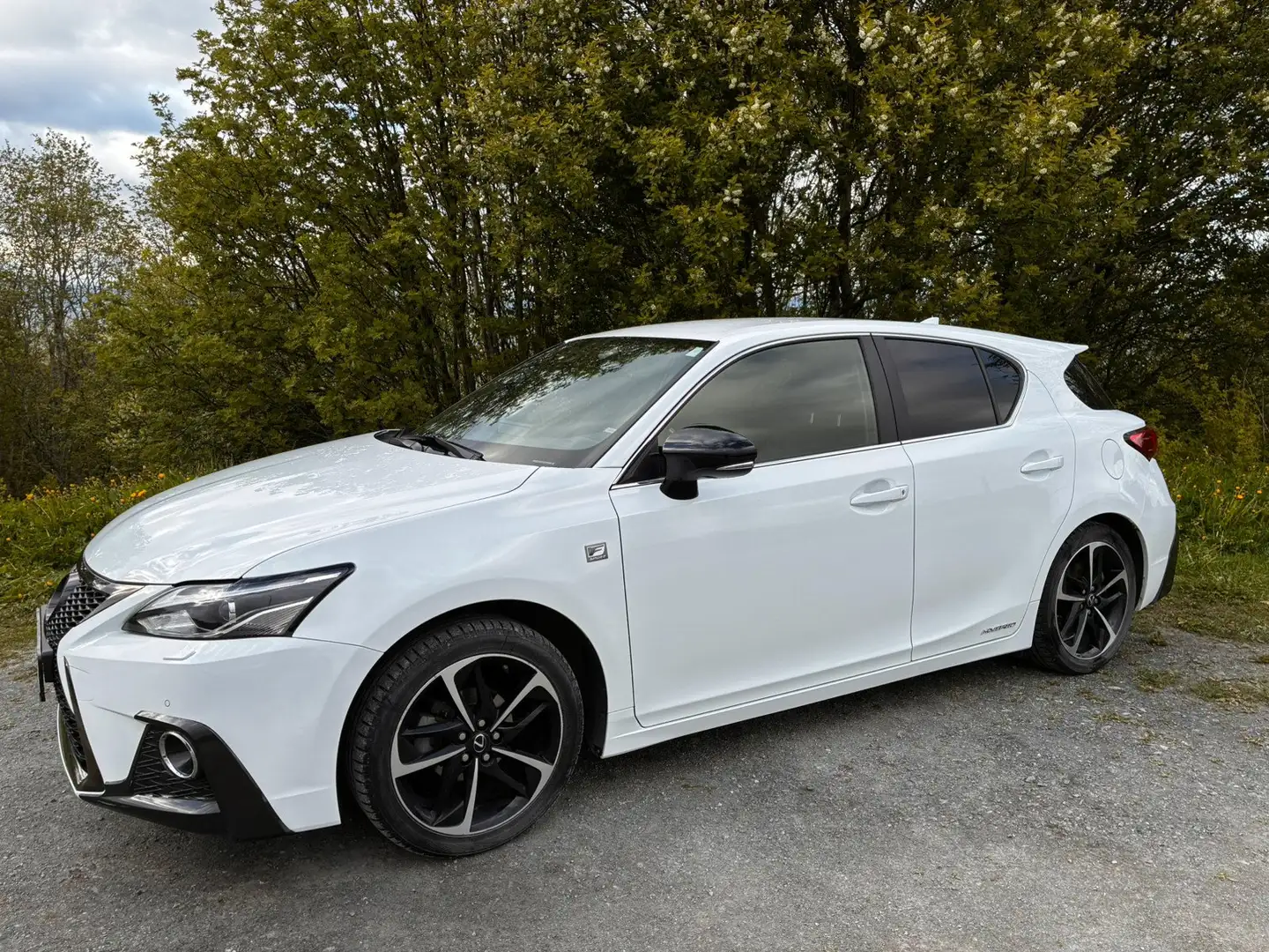 Lexus CT 200h CT 200h Dynamic Line bijela - 1