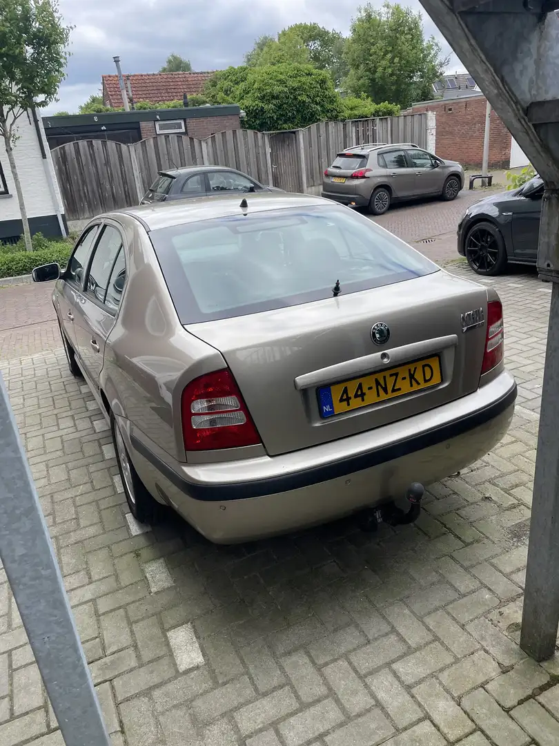 Skoda Octavia 2.0 Elegance Beige - 2