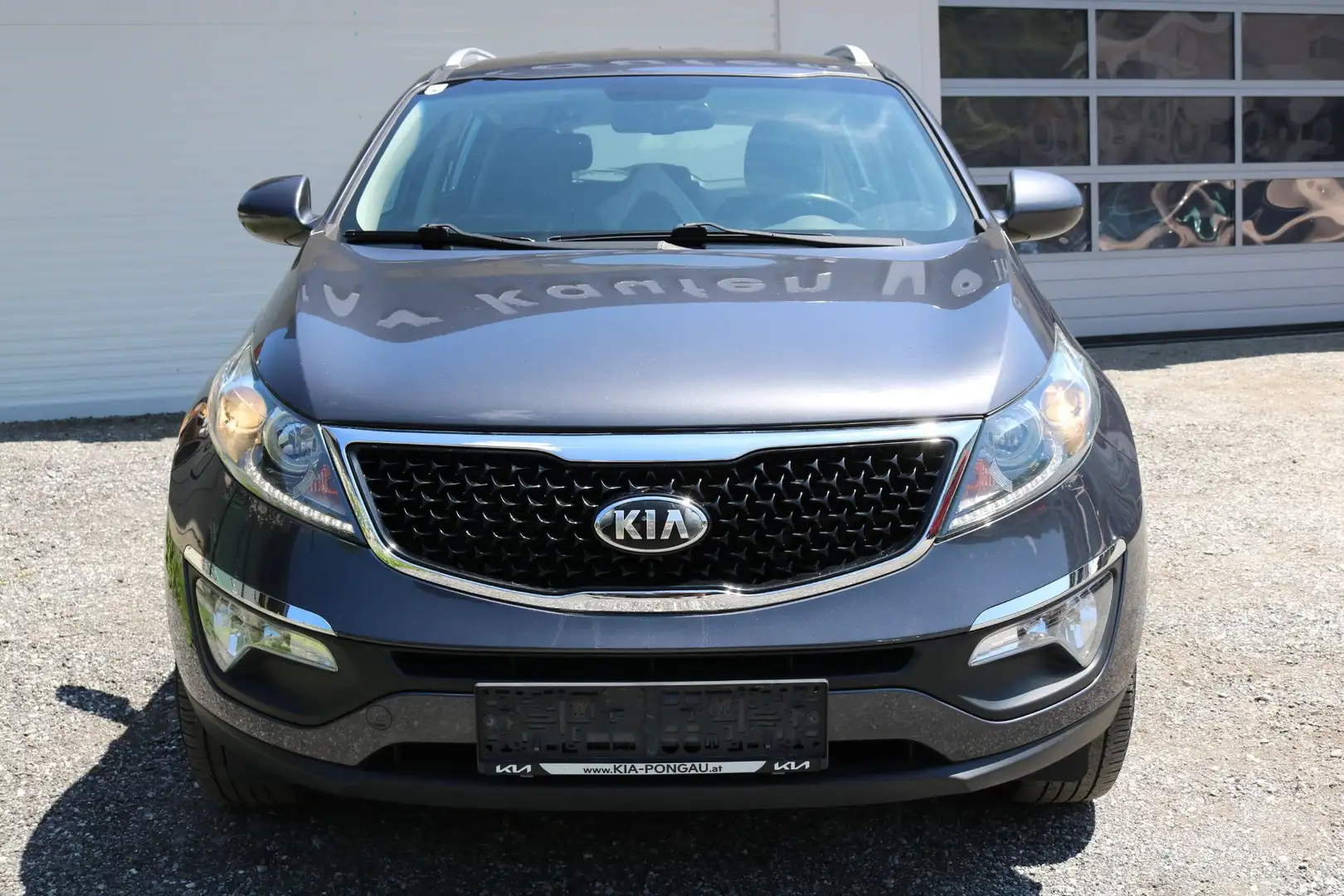 Kia Sportage Titan 1,7 CRDi 2WD Grau - 2